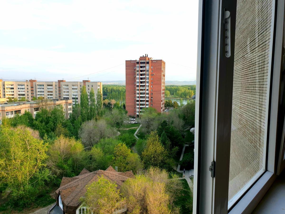 Apartment На Стрелке С Красивым Видом На Иртыш Ust-Kamenogorsk Exterior photo